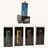 Set van 5 Zaphir windgongen 5 seizoenen: groene Crystalide, gele Sunray, rode Twilight, paarse Sufi, blauwe Blue Moon, met zwarte geschenkdozen, Blue Moon uitgepakt om de diepblauwe, goud gemarmerde kleur te tonen, handgemaakt in Frankrijk